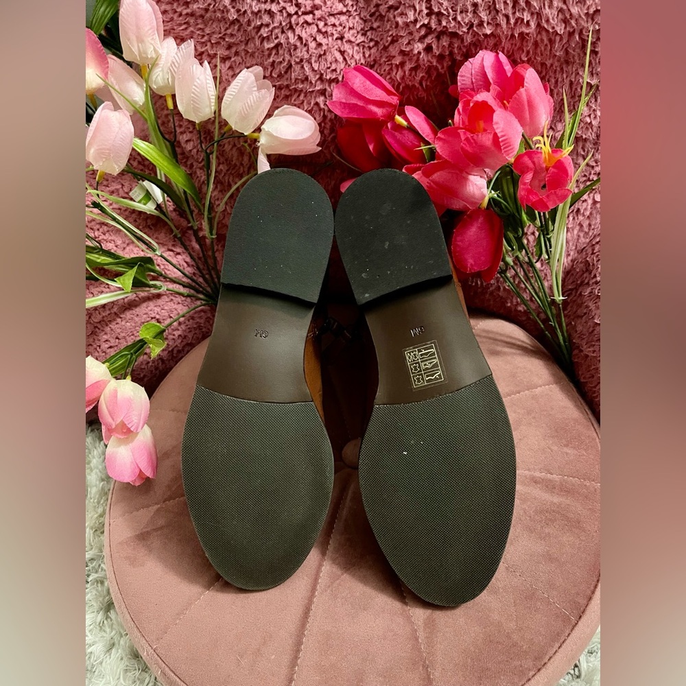 💖Pre-Loved Tory Burch Brown Ankle Booties Size 6 used once excellent condition. - Picture 8 of 12